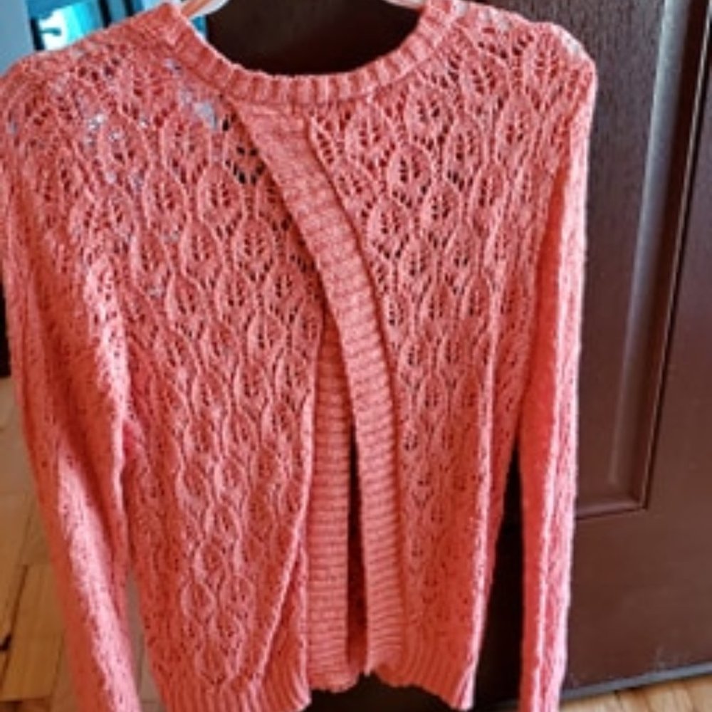 Coral Open Back Patterned Knit Beachy Sweater